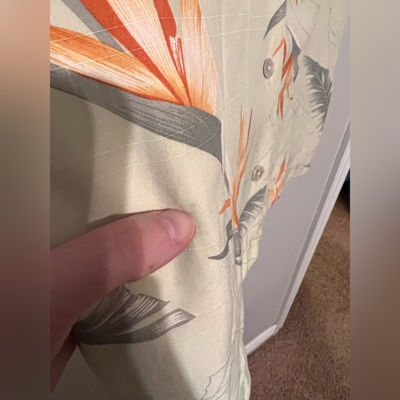 Vintage Tommy Bahama 100% silk blouse - Picture 5 of 8